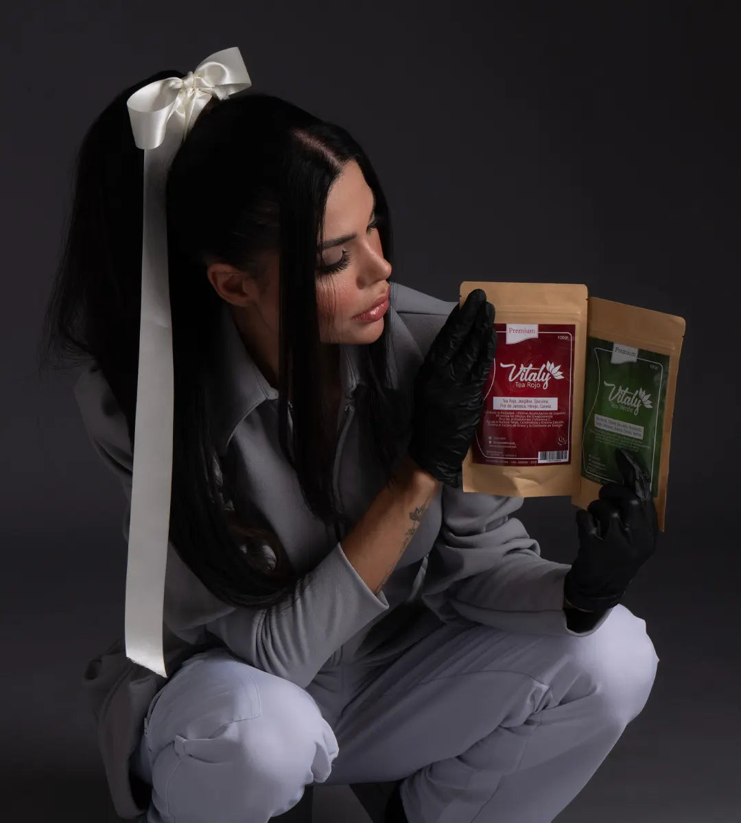 Camila Barrientos Vitaly Green Tea & Red Tea Duo